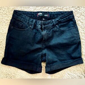 BDG Urban Outfitters Black Shortie Jean Shorts Size 26